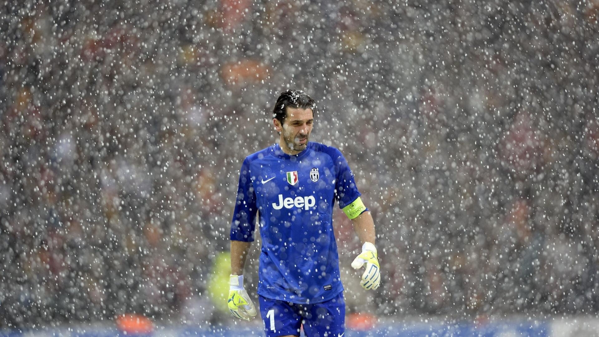 英超球队赛季中期运动负荷监控与训练调整策略,英超球员体能