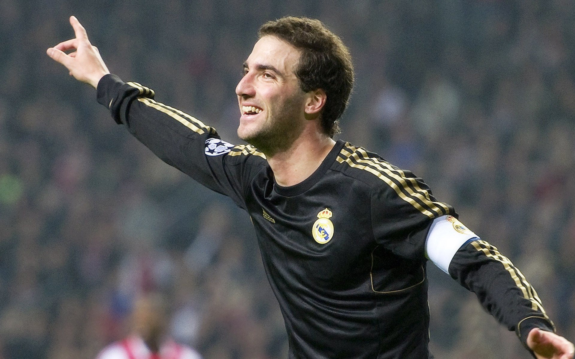 米兰MILAN电竞APP下载-英超焦点战：曼城VS阿森纳，争夺榜首宝座，曼城对战阿森纳直播